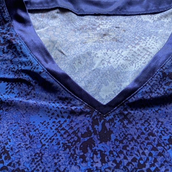 Alfani essential v neck size M - Picture 6 of 7